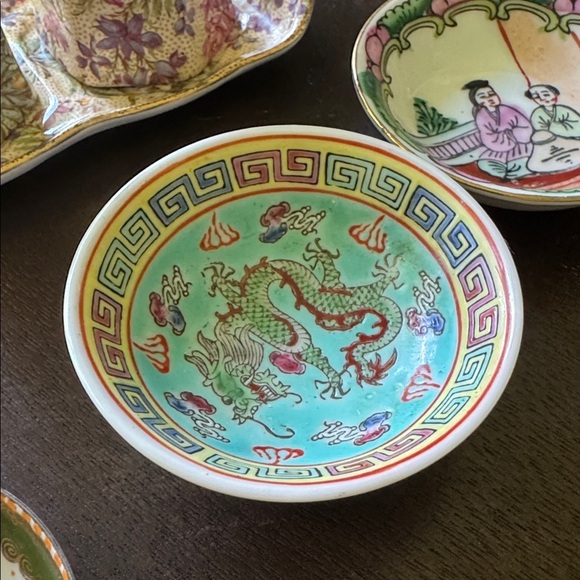 Bundle Trinkets - 6 items - tiny bowls, salt & pepper w/tray & glass jar aztec - Picture 4 of 7